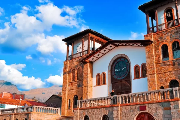 Tour Chacas y Punta Olímpica: Naturaleza y tradición andina