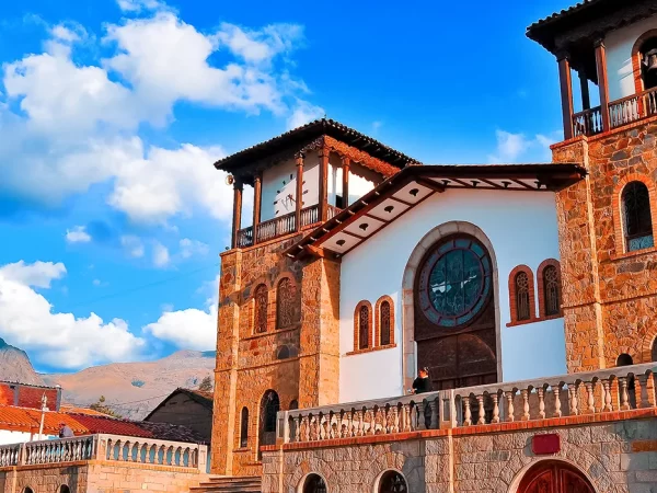 Tour Chacas y Punta Olímpica: Naturaleza y tradición andina