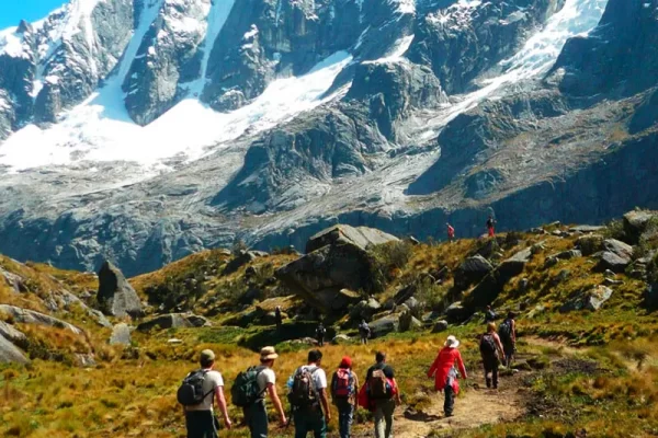 Santa Cruz Trek: Una aventura en la cordillera blanca