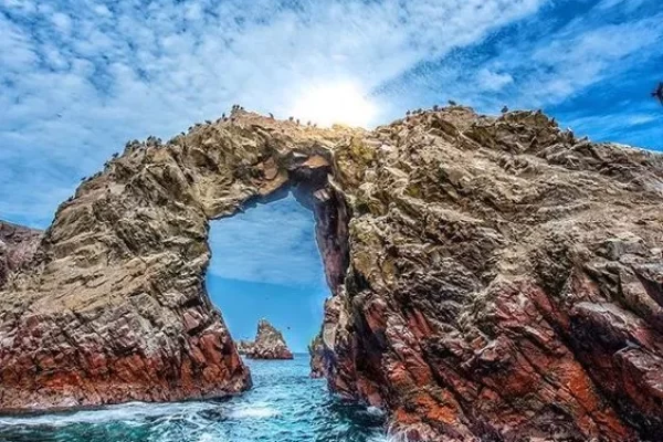 Tour Paracas, Islas Ballestas y Huacachina: Aventura, sabor y tradición